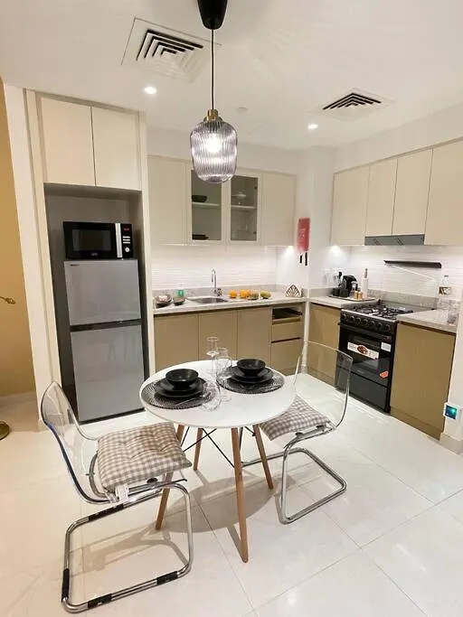 Contemporary 1Br Condo With Pool At Creek Harbour Dubai Apartment