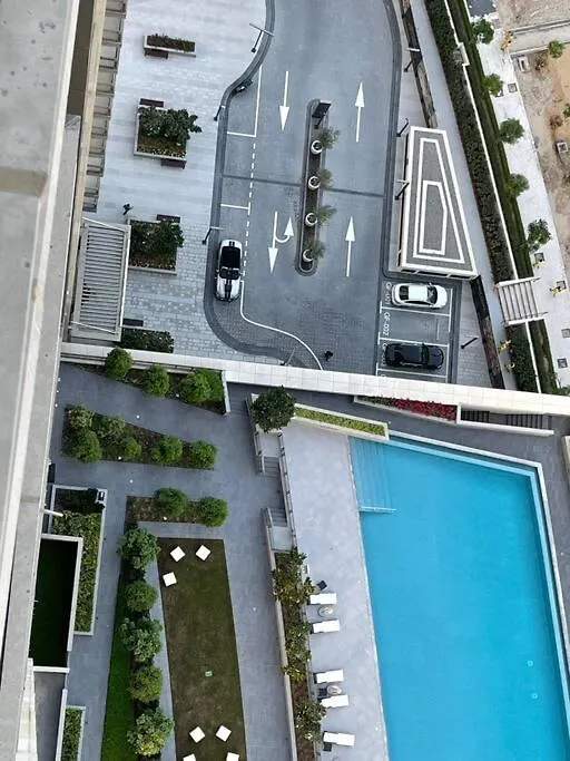 Contemporary 1Br Condo With Pool At Creek Harbour Dubai United Arab Emirates